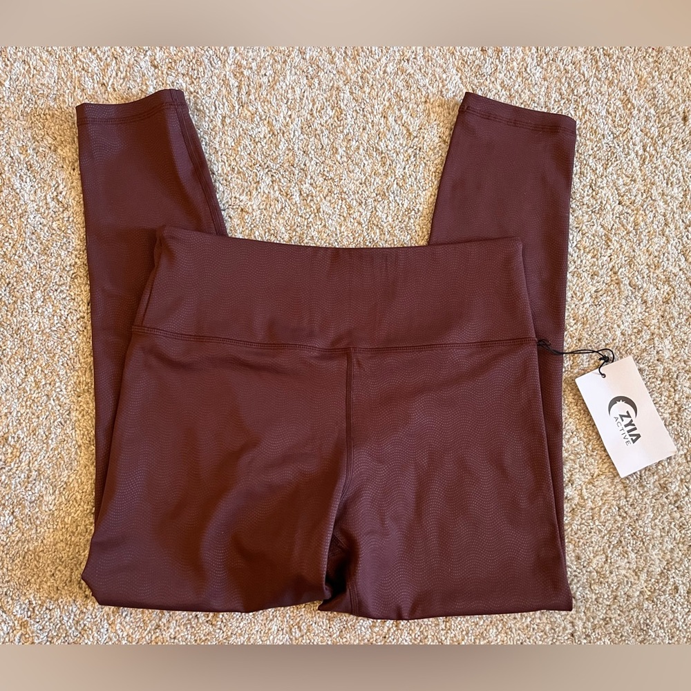 NWT Zyia Fig Vibrations Light n’ Tight Hi rise leggings.
